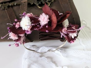 Bracelet artisanal fleurs stabilisées aux couleurs bordeaux & blanches Betty par Flora Paris
