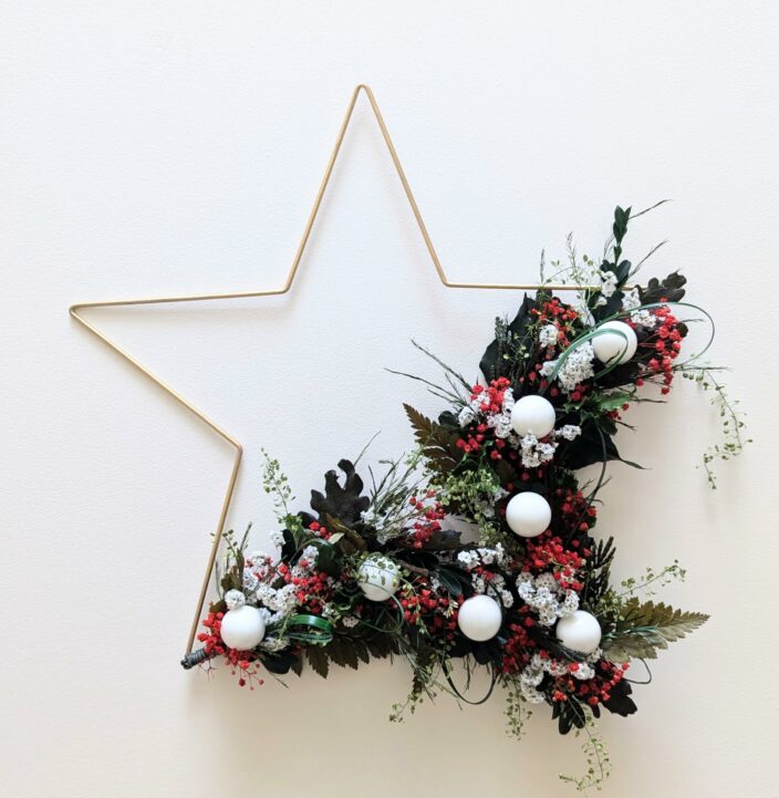 Étoile ornée de fleurs stabilisées pour décoration de Noël, Céleste