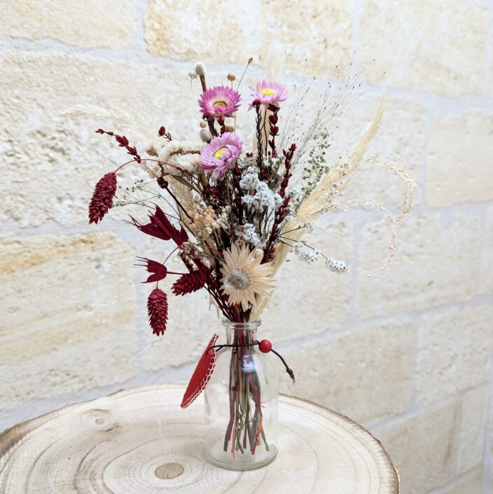 Petit bouquet de fleurs séchées rouges et beiges pour décoration d’intérieur, Dita