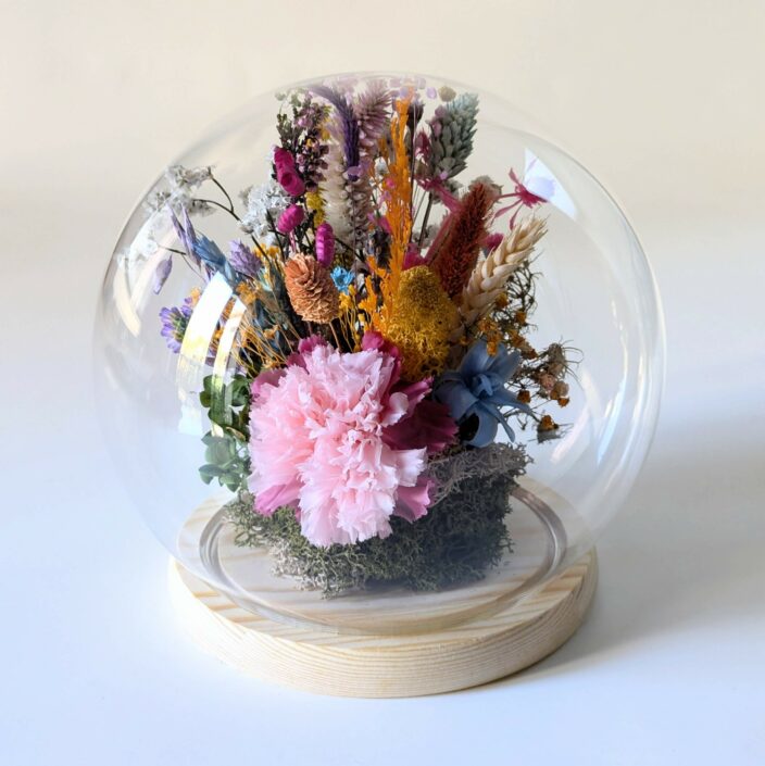 Cloche en verre avec fleurs naturelles aux couleurs vibrantes pour décoration d’intérieur, Sully 3